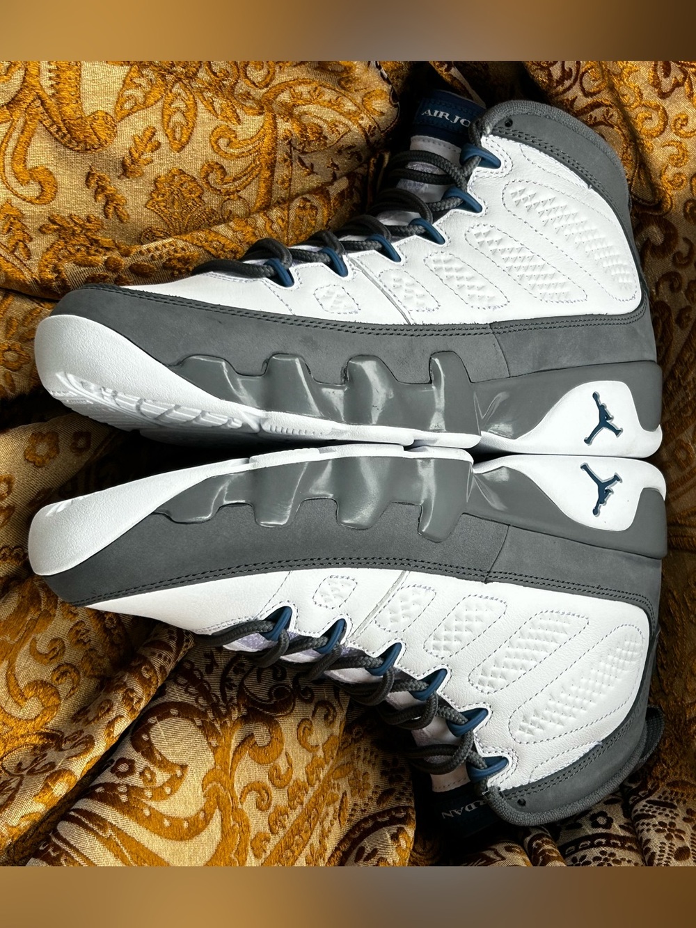 AIR JORDAN 9 RETRO  Flint Gray Men’s Air Jumpman  - White & Gray